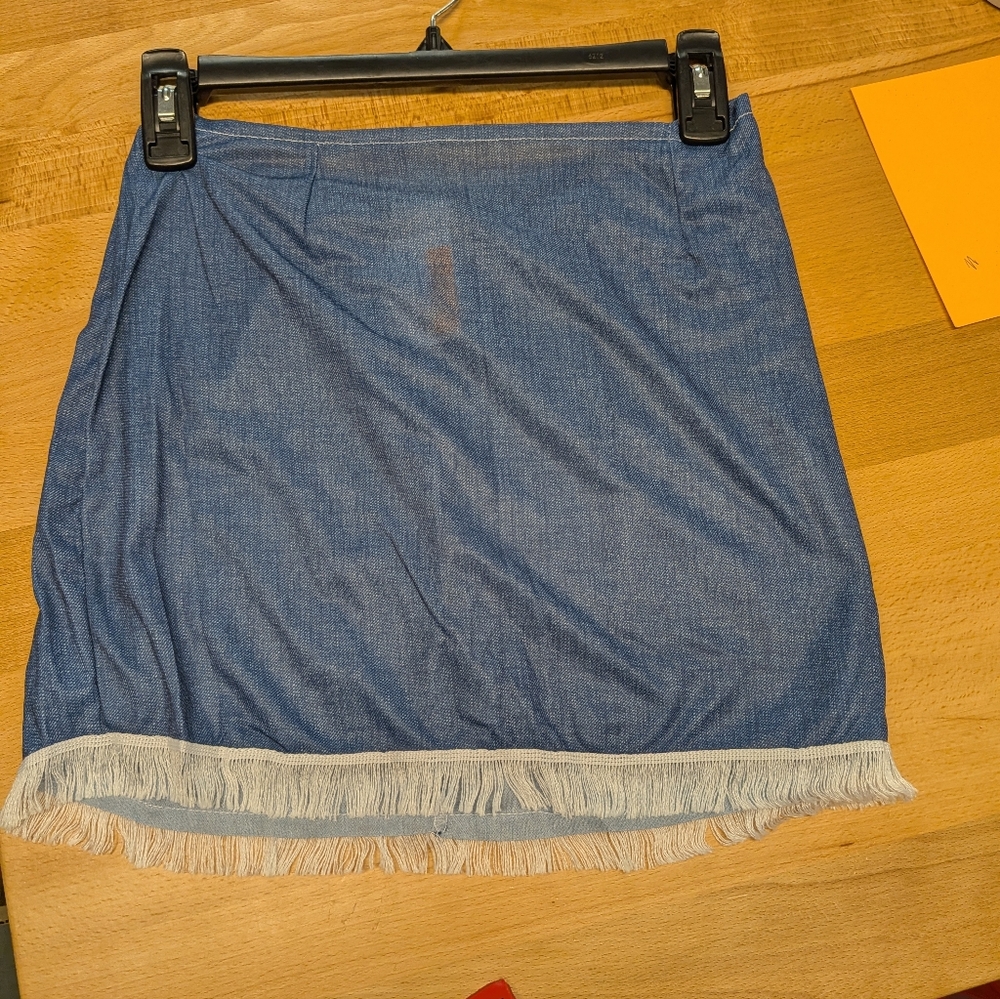 New Women's S/M Blue Skirt